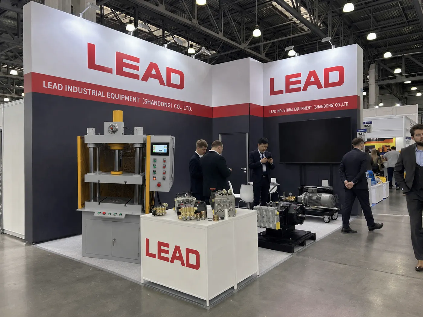 LEAD exhibition stand with hydraulic press on display